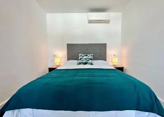 Apartamentos La Muralla Grupo Ac Gestion